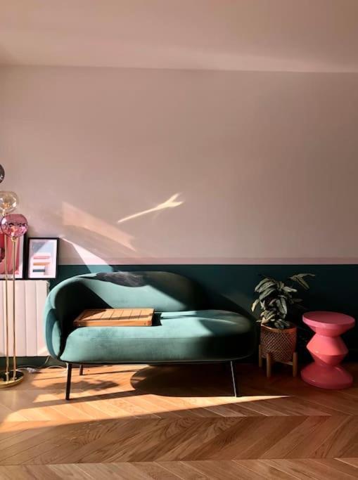 9, Entre Opera Et Pigalle, Superbe Avec Balcon Appartement